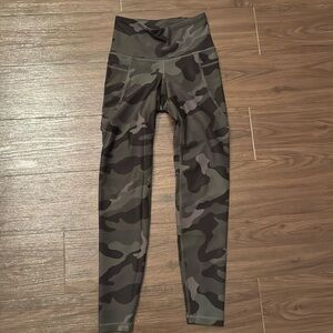 Old Navy Camo Powersoft Leggings